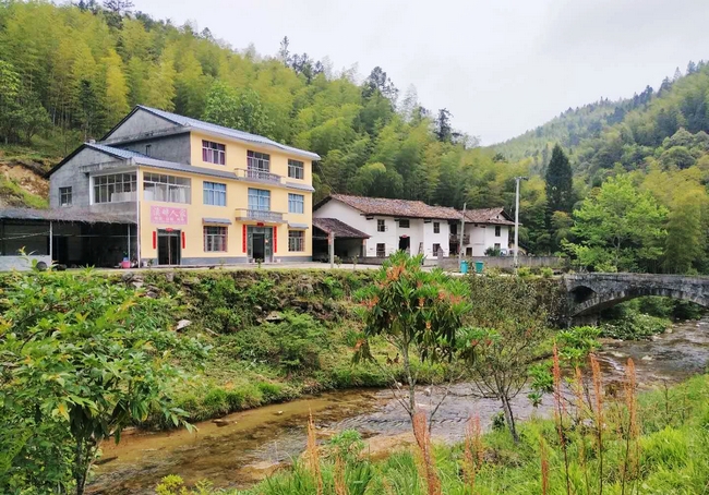 1588763275613550.jpg 溪畔人家00.jpg