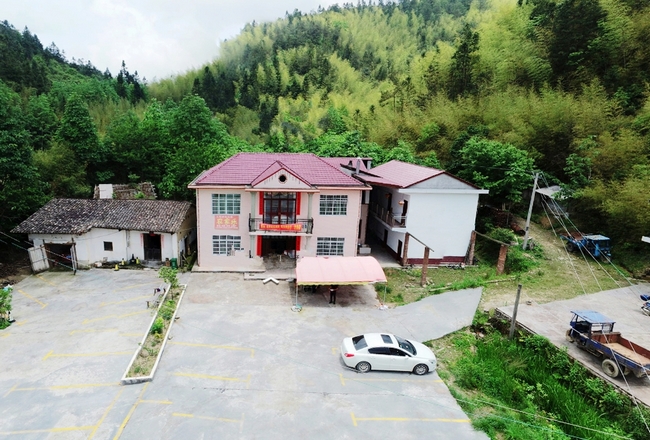 1589361122901948.jpg 云上大院杜鹃花海 (1).jpg