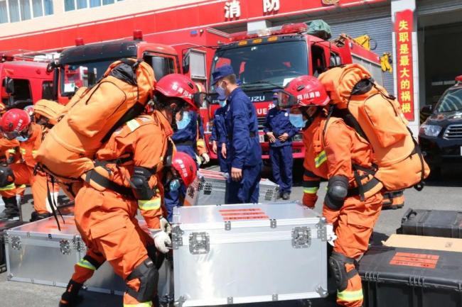 专职消防员 (9).jpeg