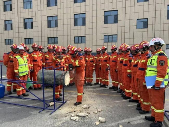 专职消防员 (9).jpg